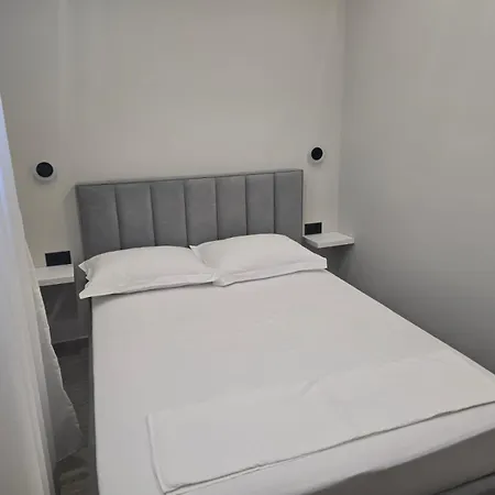 Malo Apartment Himare