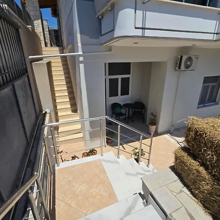 Apartment Malo Himare
